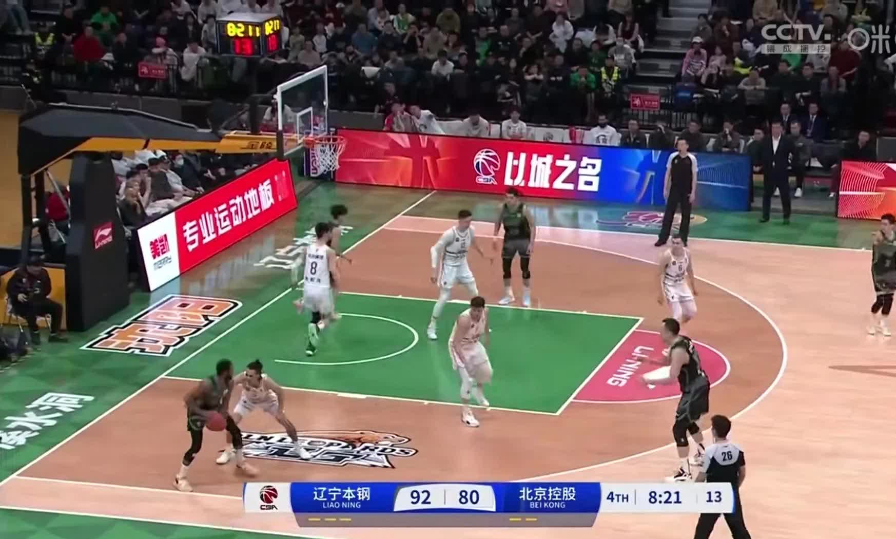 球队主场作战势不可挡，大胜对手
